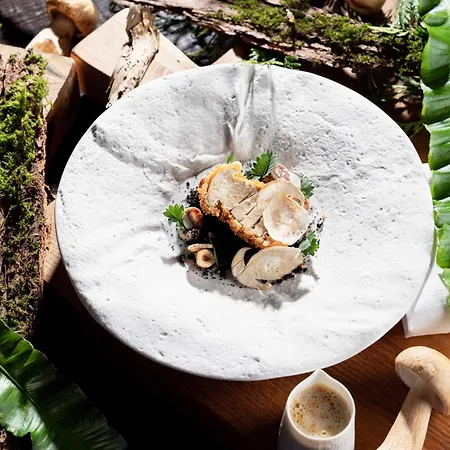 La Ferme Saint Simeon & - Relais & Chateaux 5*