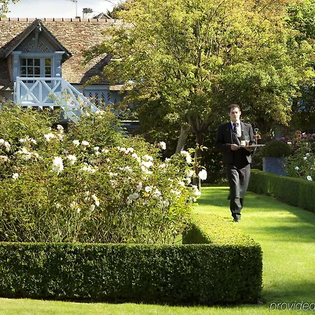 Otel La Ferme Saint Simeon - Relais & Chateaux