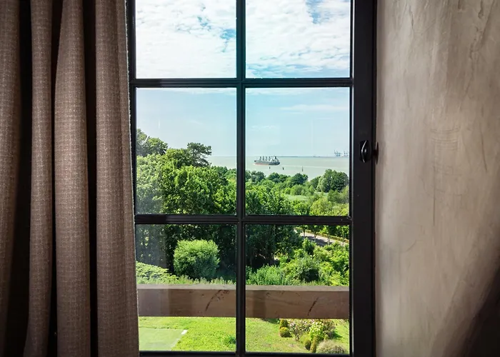 La Ferme Saint Simeon & - Relais & Chateaux 5* הונפלר