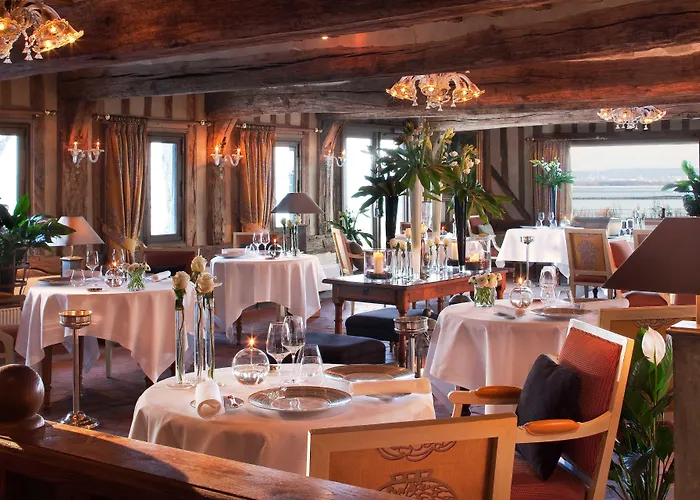 מלון La Ferme Saint Simeon & - Relais & Chateaux הונפלר